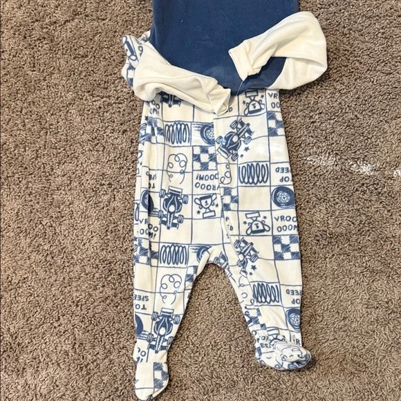 NWT-  2 pack Baby Boy fleece sleepers - Picture 2 of 3